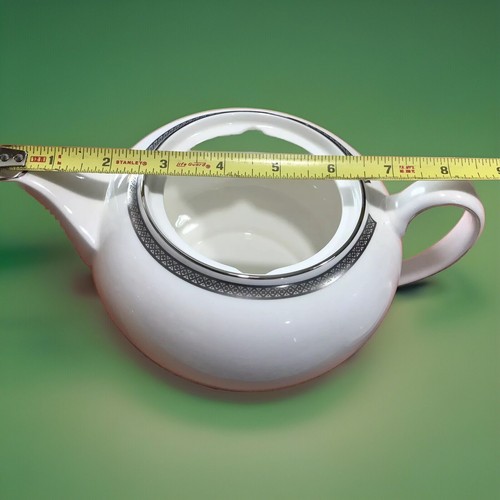 Beautiful Wedgwood Madrid Teapot With Platinum Trim B35 - Picture 6 of 7