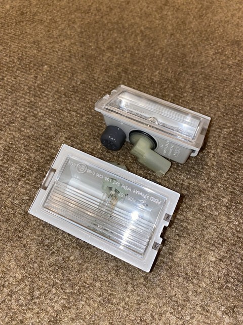 2 x Land Range Rover Sport LR3 LR2 LR4 License Plate Light Bulb Lens