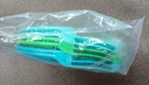 NEW Pampered Chef Set Of 6 OUTDOOR 10” Party Plates 2823 - Green & Blues - Picture 3 of 4