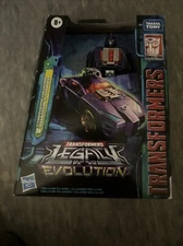 Transformers Generations Legacy Evolution Deluxe Class Shadow Striker Figure