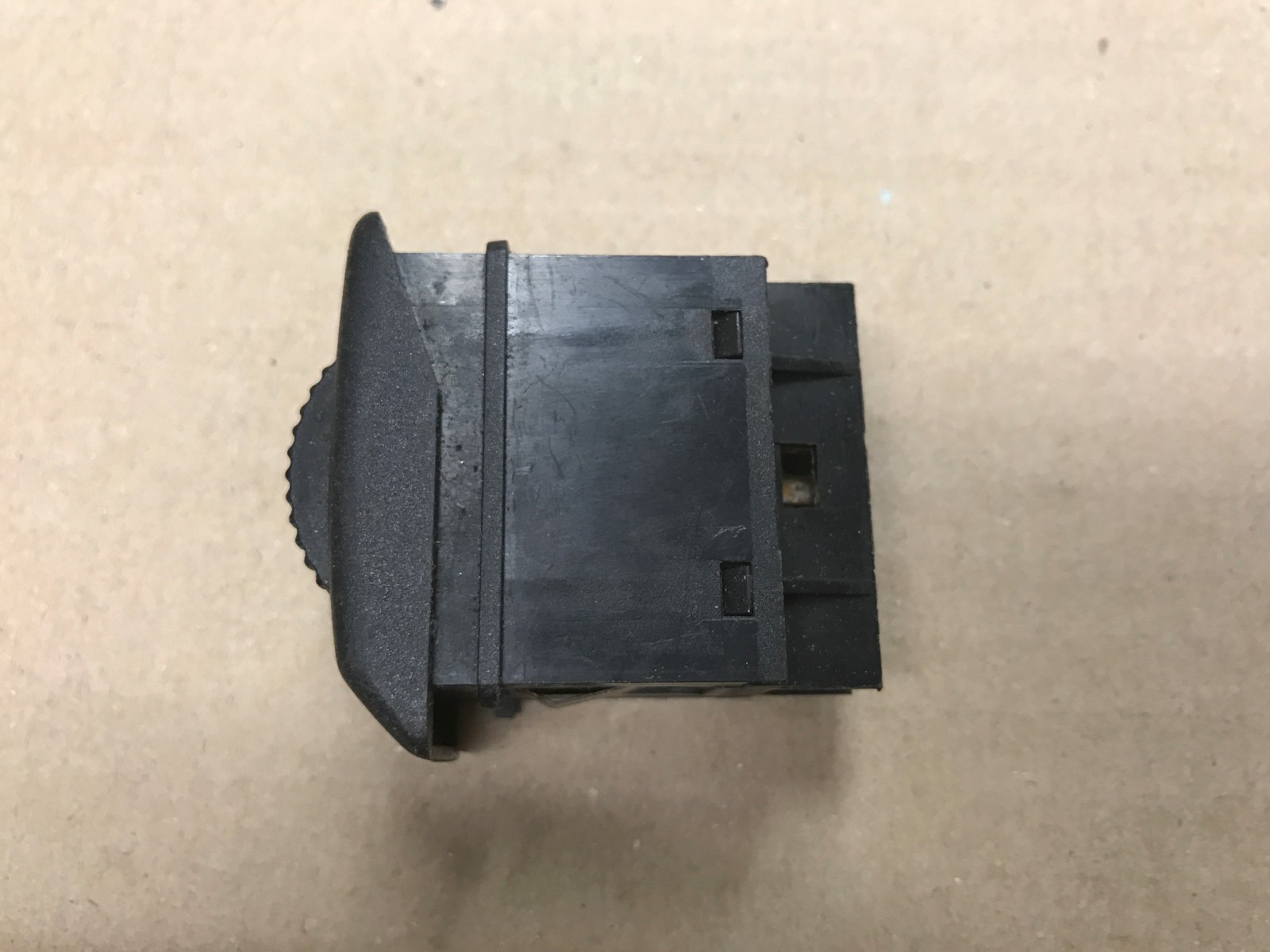 Kühlerlüfter Temperaturschalter VEMO Für AUDI VW SEAT SKODA 100 80 321959481H