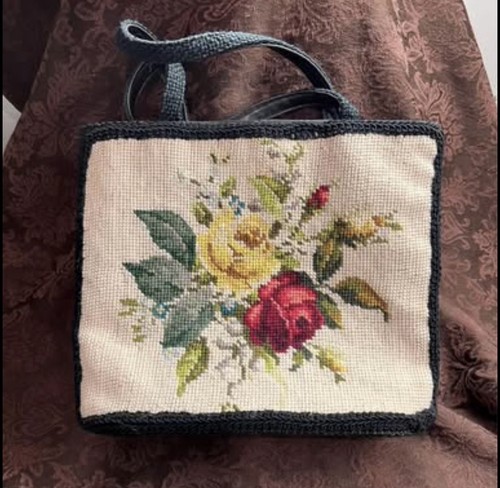 Vintage Needlepoint Small Handbag Purse Single Gold Chain Kiss Clasp Floral