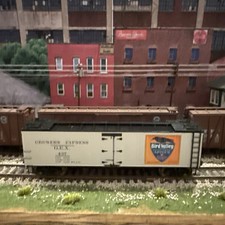 YesterYear Model HO Tichy frigorifero in legno coltivatore auto espresso Bird Valley #437