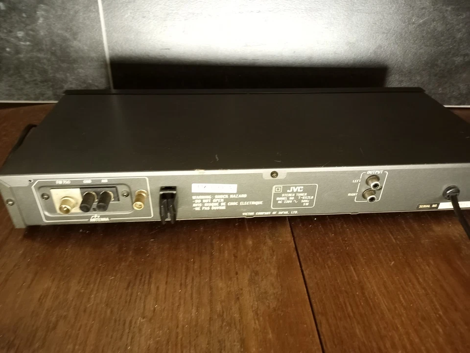 JVC  Radio Tuner T-GX2L Synthesizer Tuner - AM/FM/MW - Bild 3 von 3