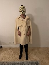 Beautiful Vintage Ivory Wool Cape. Excellent Condition.