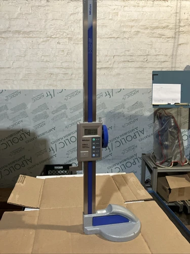 Mitutoyo 570-313 Absolute Digimatic Height Gage, 0-18"/0-450mm HDS-H18"C Digital