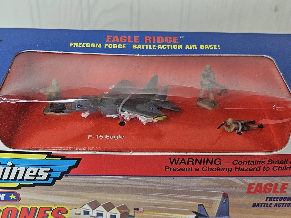 Micro Machines Military Battle Zones EAGLE RIDGE Playset 65550 Galoob 1993 Toy - Image 2 of 4