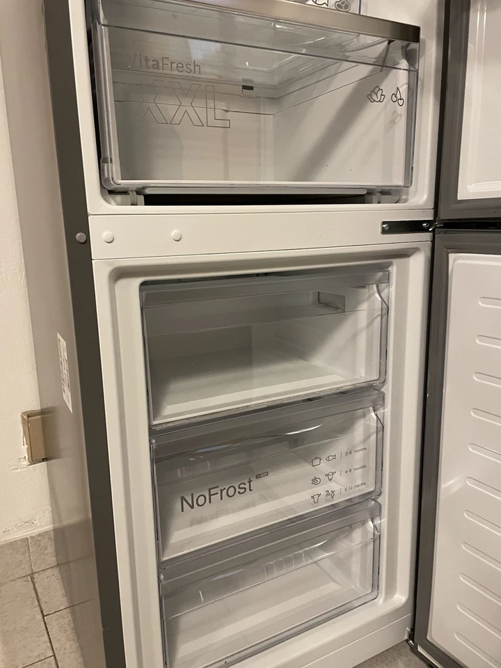 Bosch KGN49AIBT serie 6 LT 440 Acciaio anti impronta - Immagine 3 di 4