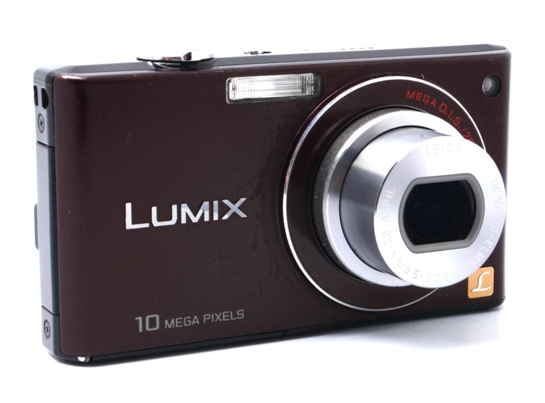 LUMIX★DMC-FX37⭐️海外仕様機種(日本語表示有)⭕️正面スレ小傷多い LUMIX☆DMC-FX37⭐️海外仕様機種(日本語表示有)⭕️正面スレ小傷多い