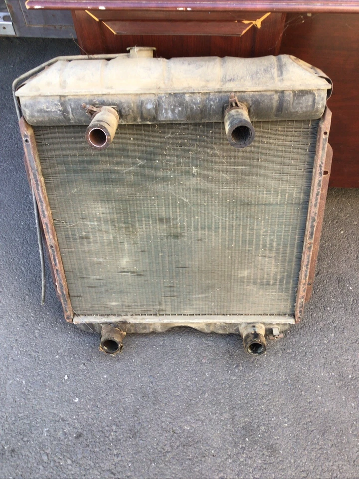1951-1956 ORIGINAL FORD F- 100 SERIES TRUCK  V 8 CYLINDER RADIATOR 0EM Vintage - Image 2 of 4