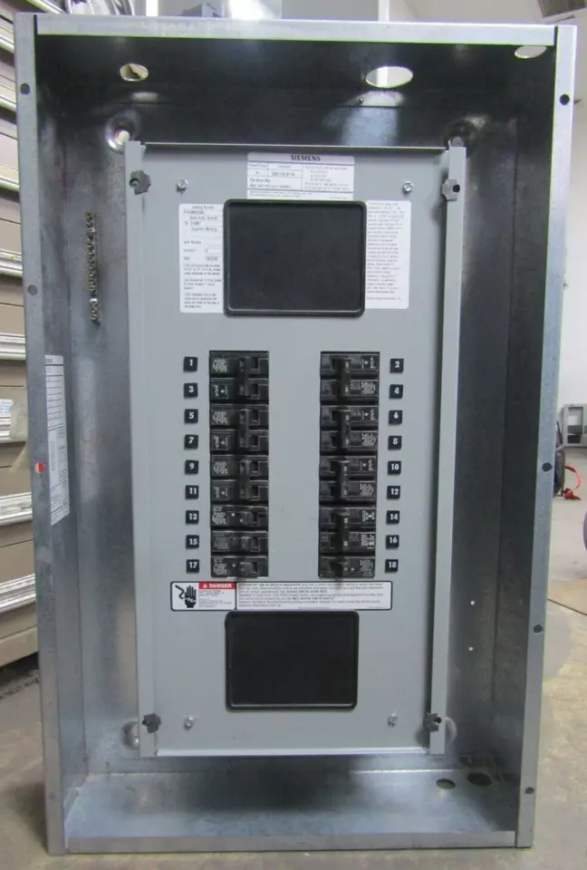😃 SIEMENS 250 AMP MAIN LUG PANELBOARD 208Y/120 VAC 3 PHASE 18 CIRCUIT - Image 4 of 4
