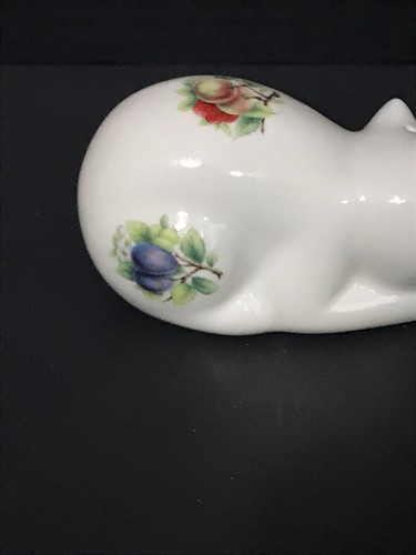FORMALITIES BY BAUM BROS PORCELAINE CATS -SALT&PEPPER SHAKERS -FRUIT DECORATED - Picture 8 of 10
