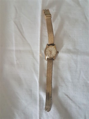 Aus einer Auflösung: Adora 17 Jewels Shockproof Stainless Steel Back Armbanduhr