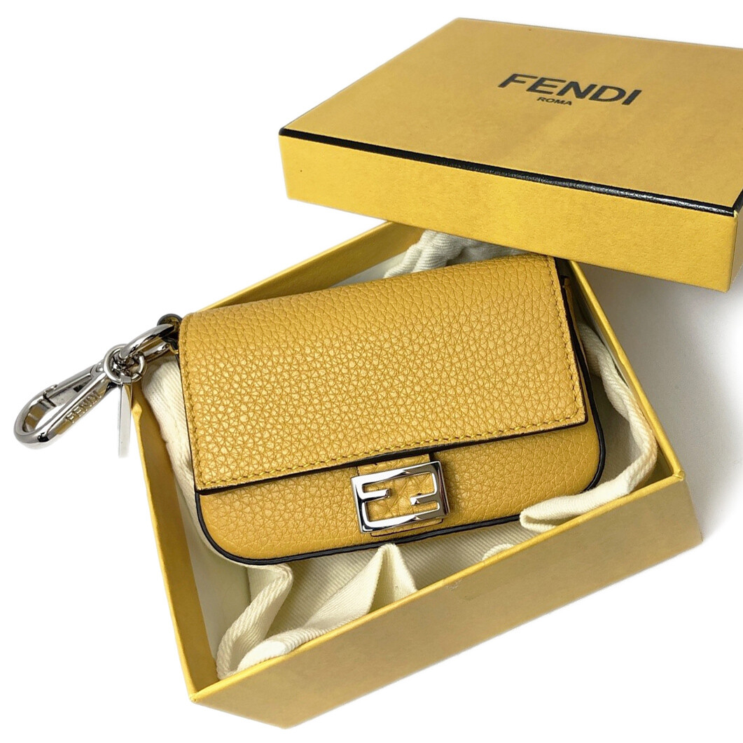 【最短翌日着・関税送料込】 FENDI ポーチ BAG NANO BAGUETTE FENDI Nano Baguette Charm Belt Pouch Yellow Leather