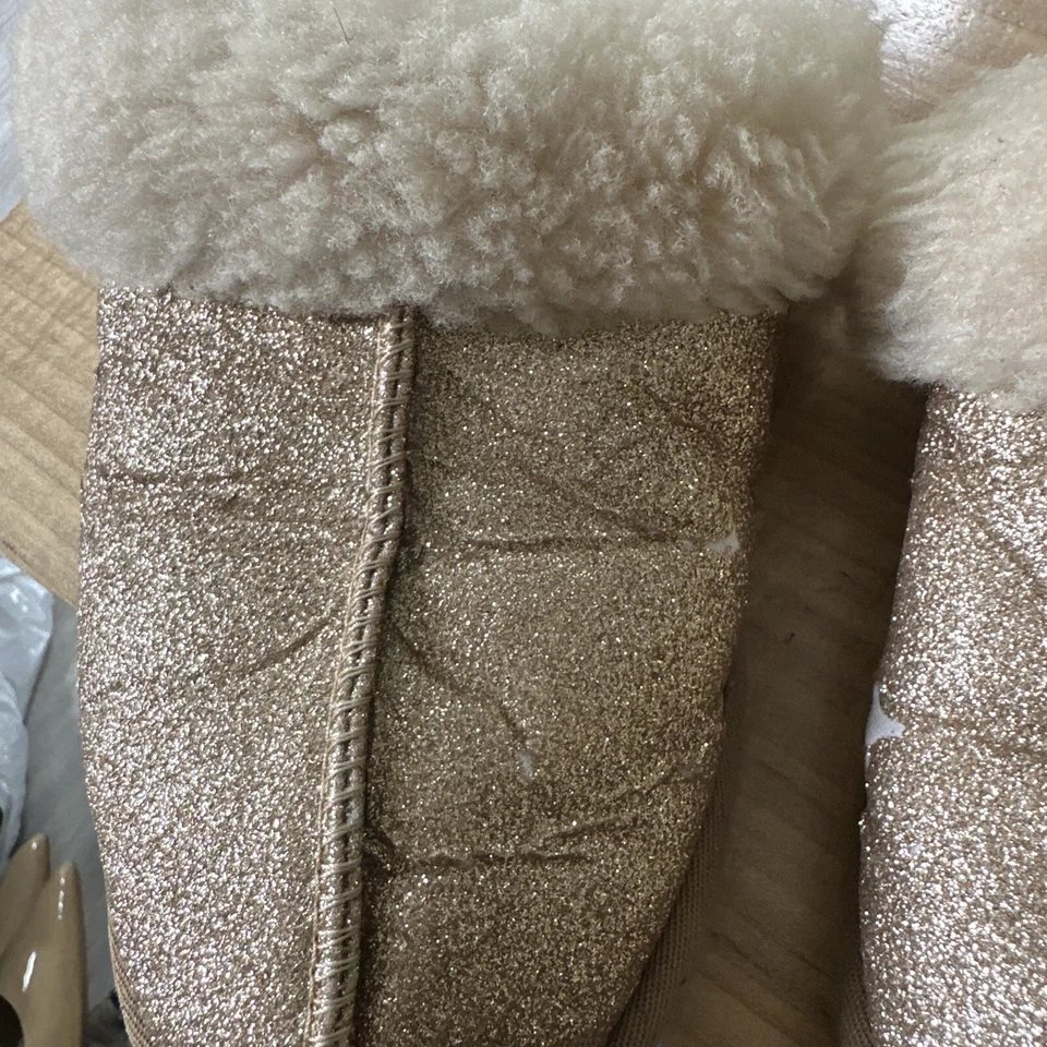UGG Scuffette II Sparkle 金色拖鞋 6 — 第 3/4 张图片