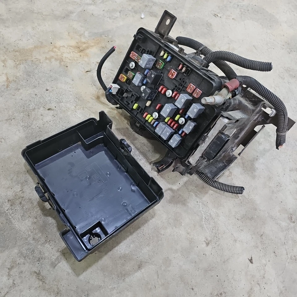 2008 2009 2010 PONTIAC G5 Cobalto CAIXA DE RELÉ DE FUSÍVEL DE MOTOR SOB O CAPÔ FABRICANTE DE EQUIPAMENTO ORIGINAL 20814890 - Imagem 2 de 4