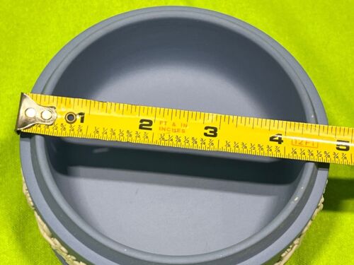 Wedgwood Jasperware Blue Grape Vine Powder Candy Jar Vanity Dresser Box & Lid - Picture 4 of 8