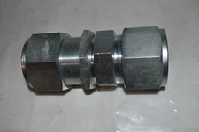 ^^ SWAGELOK STEEL PIPE CONNECTION 2" INNER DIAMETER (RX90)