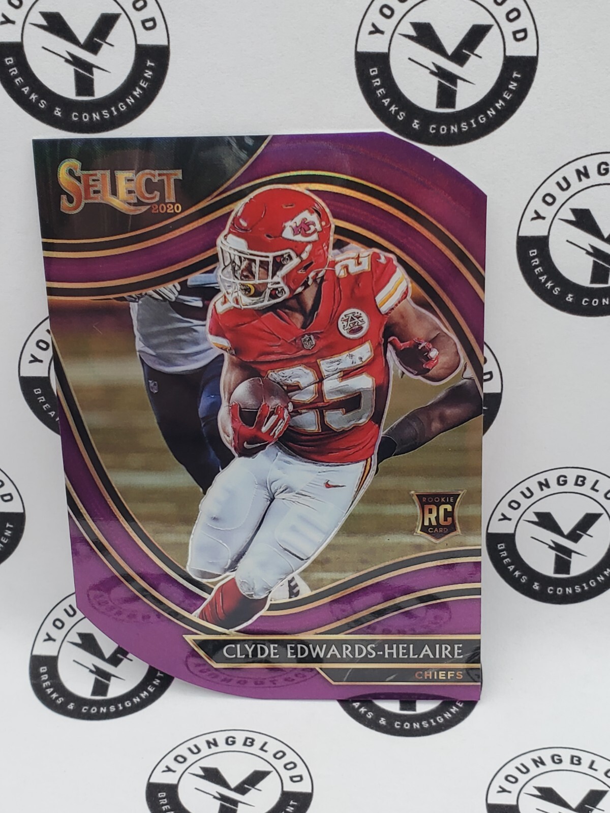 CLYDE EDWARDS-HELAIRE 2020 Select Football PRIZM Purple Die-Cut Field Level RC