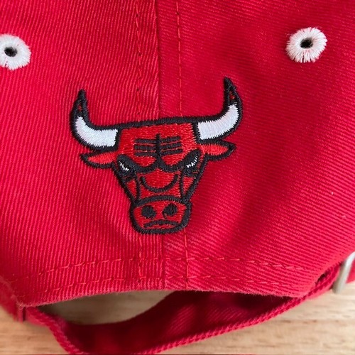 *SAMPLE* CHICAGO BULLS BASKETBALL Reebok Tan/Red/Black NBA Adjustable Hat (OSFM) - Picture 4 of 8