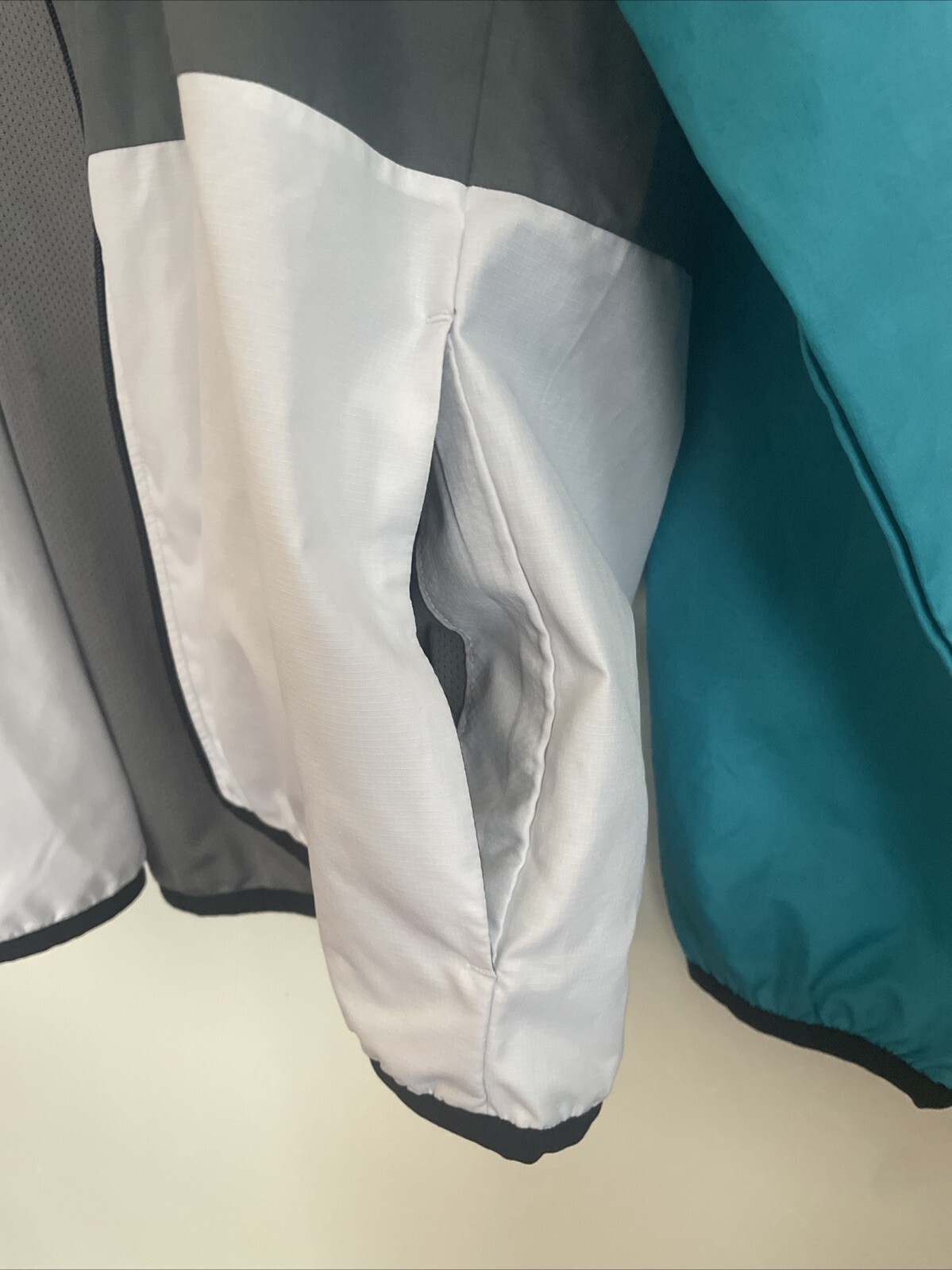 UNDER ARMOUR FULL ZIP LIGHT SPRING JACKET HOODIE … - image 10