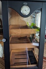 Humidor plus diverses Zigarren-Zubeh&ouml;r