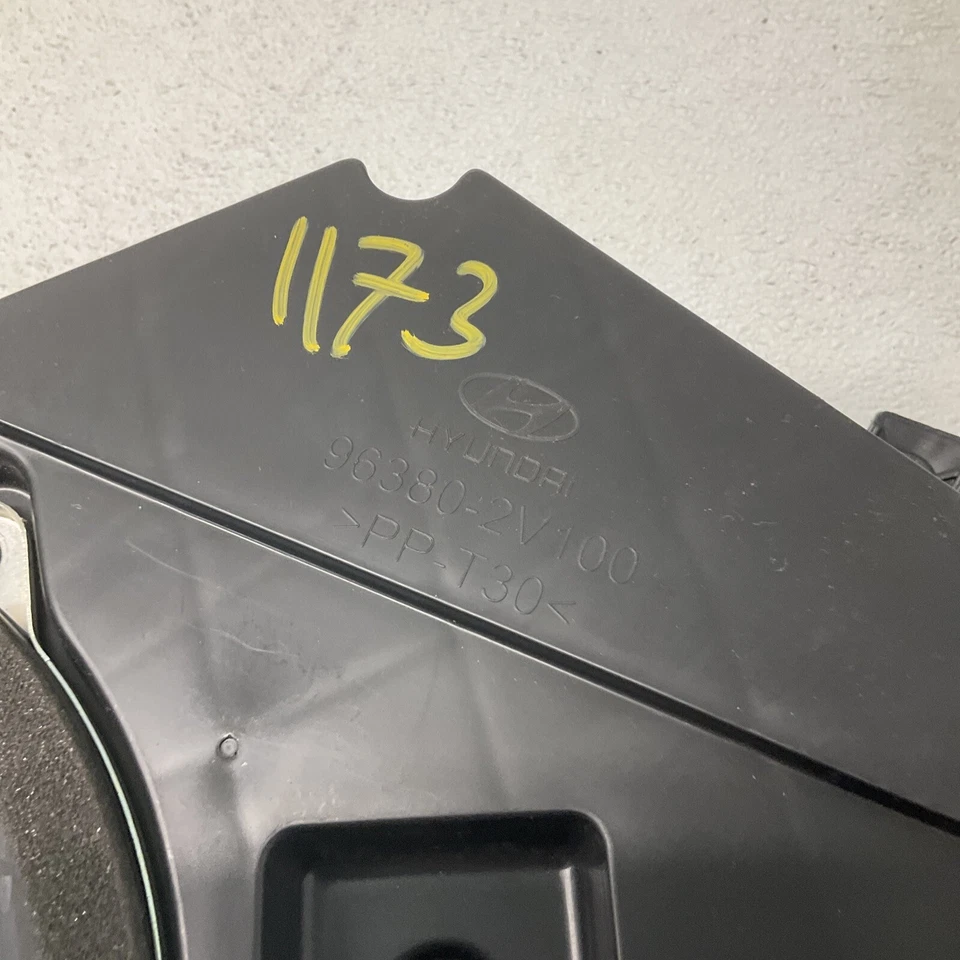 2013-2017 Hyundai Veloster Subwoofer Speaker Assembly 96380-2V100 OEM 13-17 - Image 4 of 4