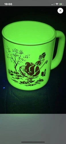 Vintage Vitrock LITTLE BO PEEP Nursery Rhyme Mug - Red On White Milk Glass