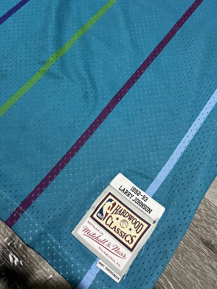 CAMISETA RARA de colección Larry Johnson Charlotte Hornets Mitchell N N Ness talla 2xl Foto 3 de 4