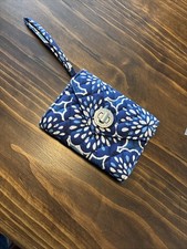 Vera Bradley Turn Lock Wristlet/Wallet Petal Splash Pattern 6.25" x 4.5" NWOT