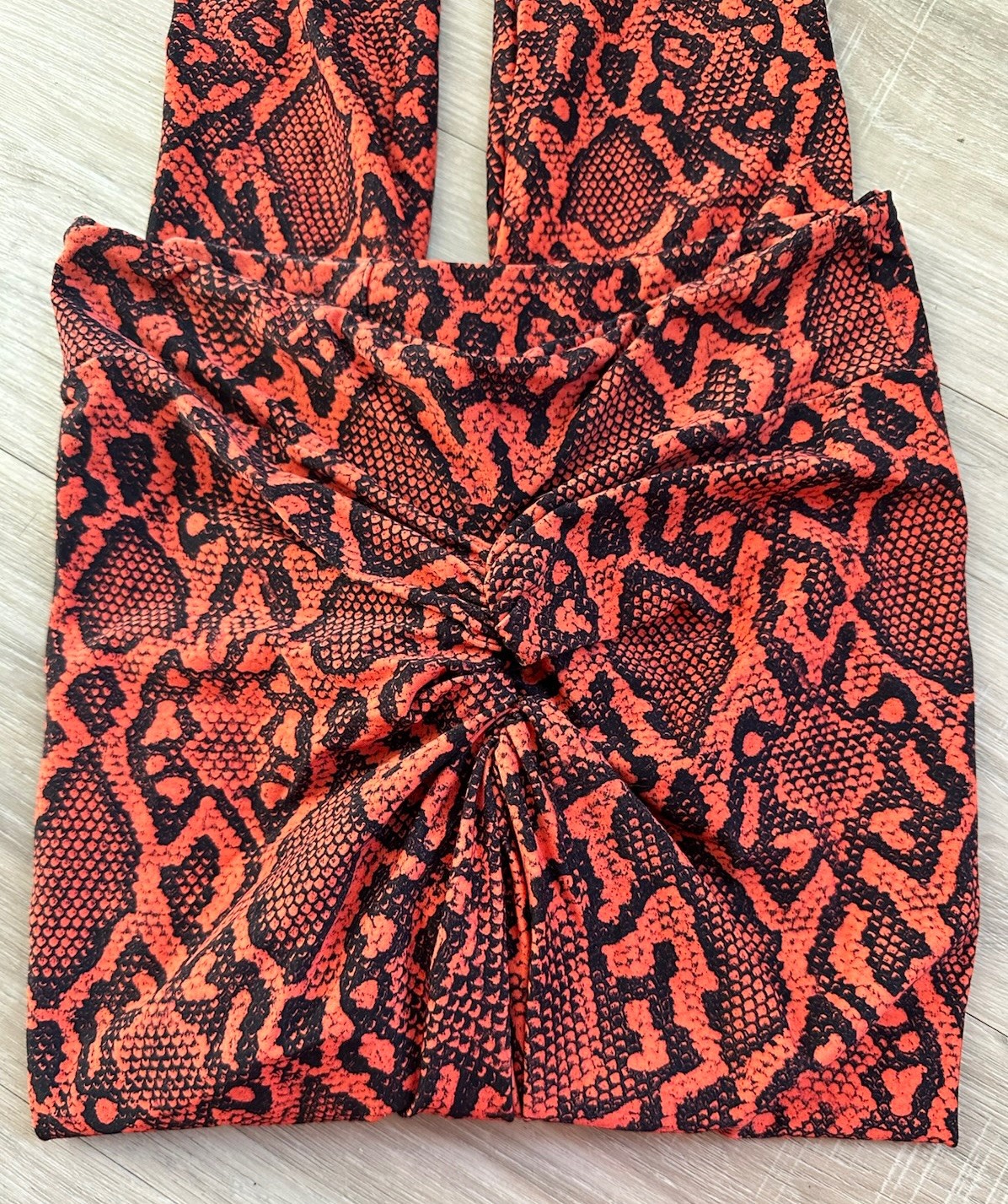 Lici Fit Red & Black Venom Python Leggings Size M… - image 1