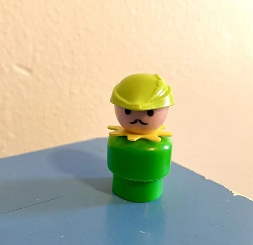 Vintage Fisher Price Little People PLASTIC Woodsman #993 Castle Figure  1970s