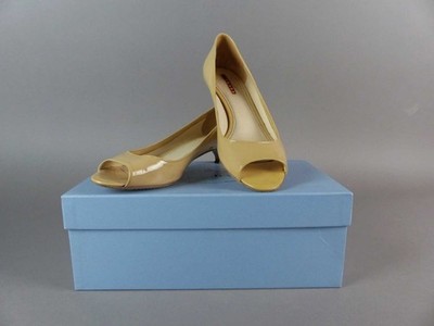 sexy Prada Damen Pumps Gr. 39 beige Lackleder Peep Toes Kittenheels & OVP (W)