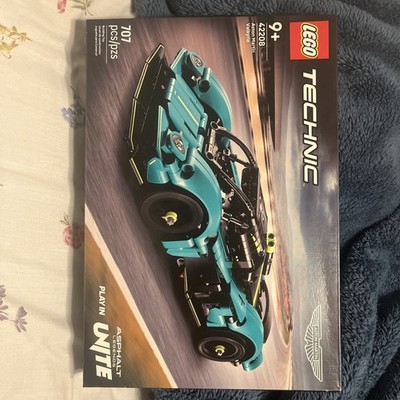 LEGO Technic 42208 Aston Martin Valkyrie - Asphalt Legends Unite New Sealed