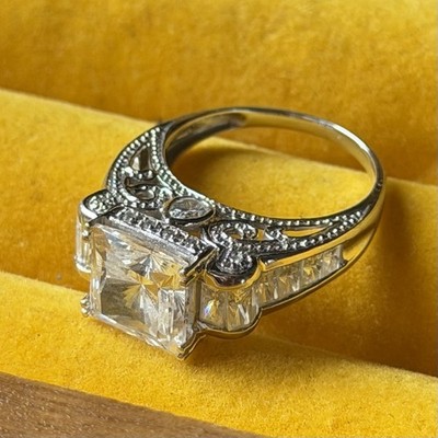 14 Karat Weißgold Meda CZ Cocktail Ring 5,4 Gramm Größe 6