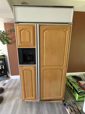 GE ZISB42DYB Built-In Side-by-Side Refrigerator Panel-Ready Ice Maker