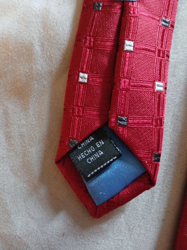 布加迪金条男式领带红色丝绸状况完好 — 第 3/4 张图片