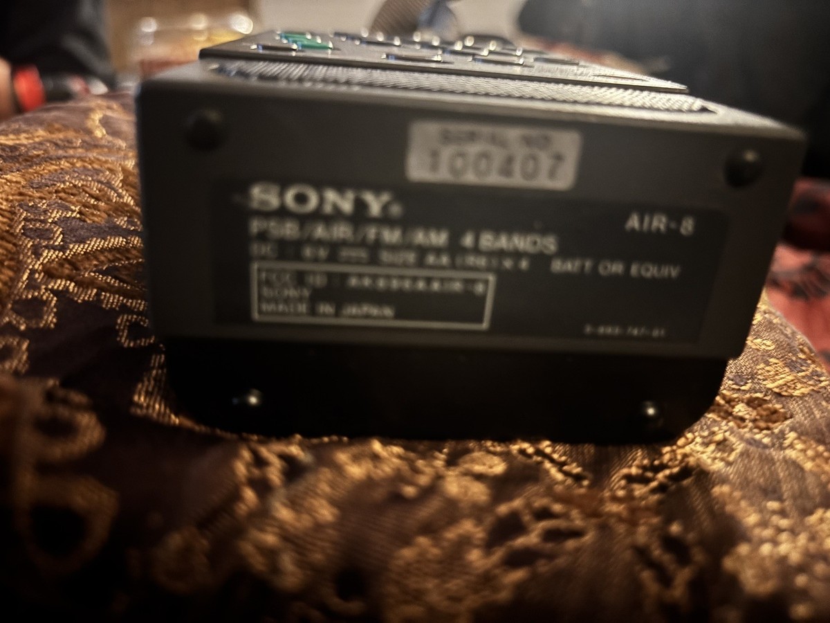 Sony Air-8 Handheld Synthesized Receiver 4-Band PSB/AIR/FM/AM