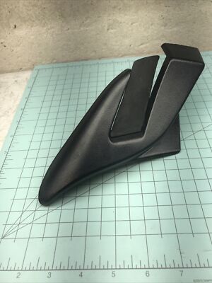 99-06 Silverado Suburban Yukon Sierra LH Windshield Cowl Trim