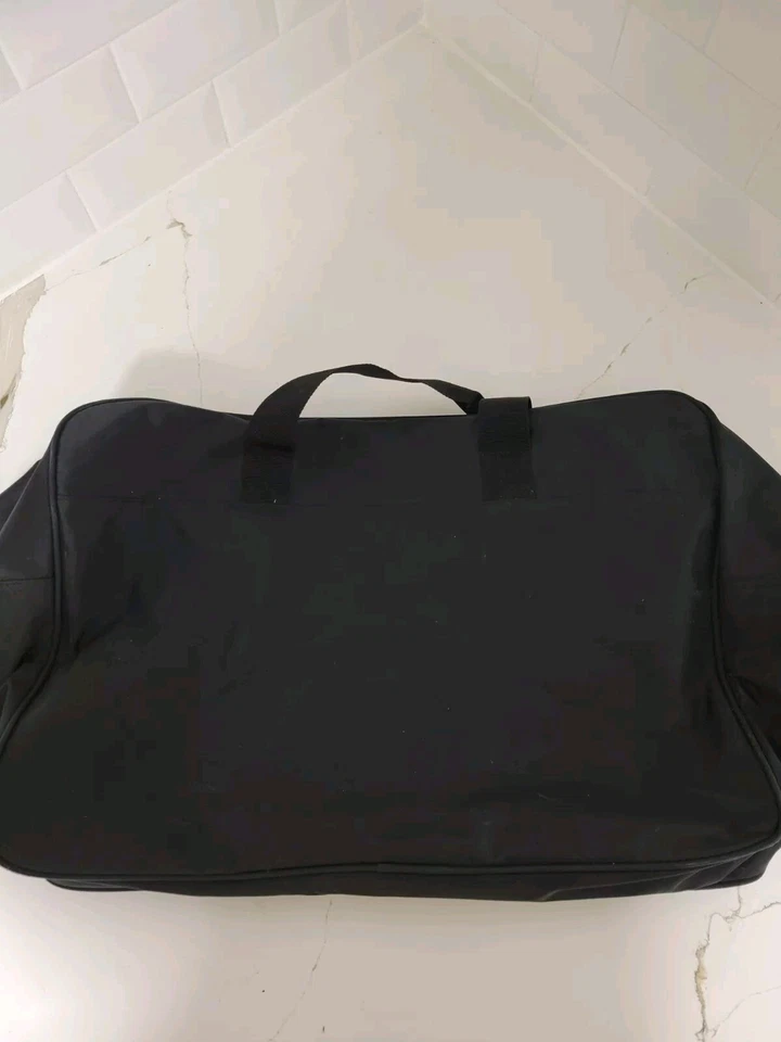 Bolso de Lona Calvin Klein Negro Nylon Gimnasio Fin de Semana 20”x13.5”x7” con Cremallera Foto 3 de 4