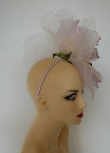 LARGE 12" DIAMETER SILK FLOWER FASCINATOR TWO TONE LILAC &IVORY WEDDING ASCOT - Picture 5 of 5