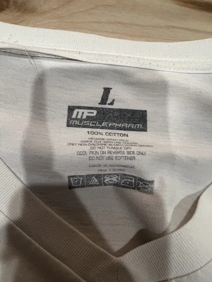 Musclepharm Paquete Camisa Cuello en V - Grande Foto 3 de 4