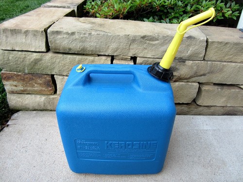 Sears 5.25 Gallon Vented Kerosene Fuel Can & Spout 75307 Chilton Made in USA - Picture 2 of 8