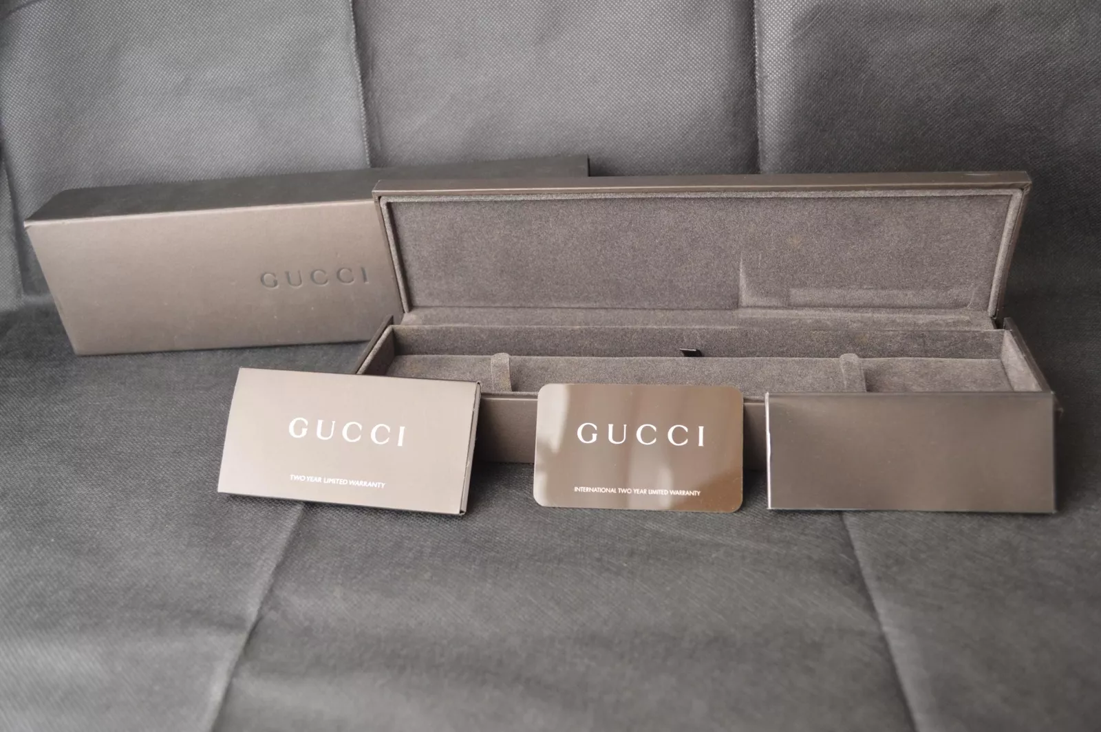 Aucune montre, boîte vide, boîtier de montre original GUCCI boîtier et accessoires ensemble g0101 1