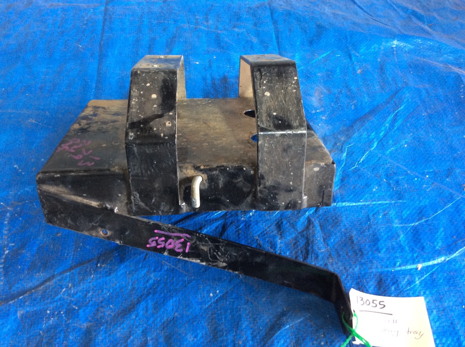 Toyota Landcruiser 2nd battery tray metal 79 series VDJ79 VDJ78 13055