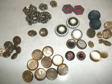 LOT OF VINTAGE BUTTONS ASSORTMENT SIZES  COLORS MATERIALS AND SHAPES  