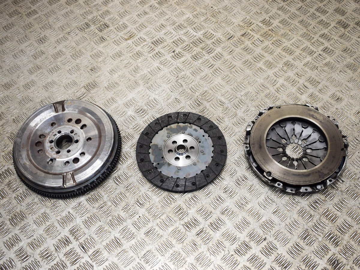 SKODA OCTAVIA 1Z MK2 Clutch Set Kit 703597 C594478 702620 2.0