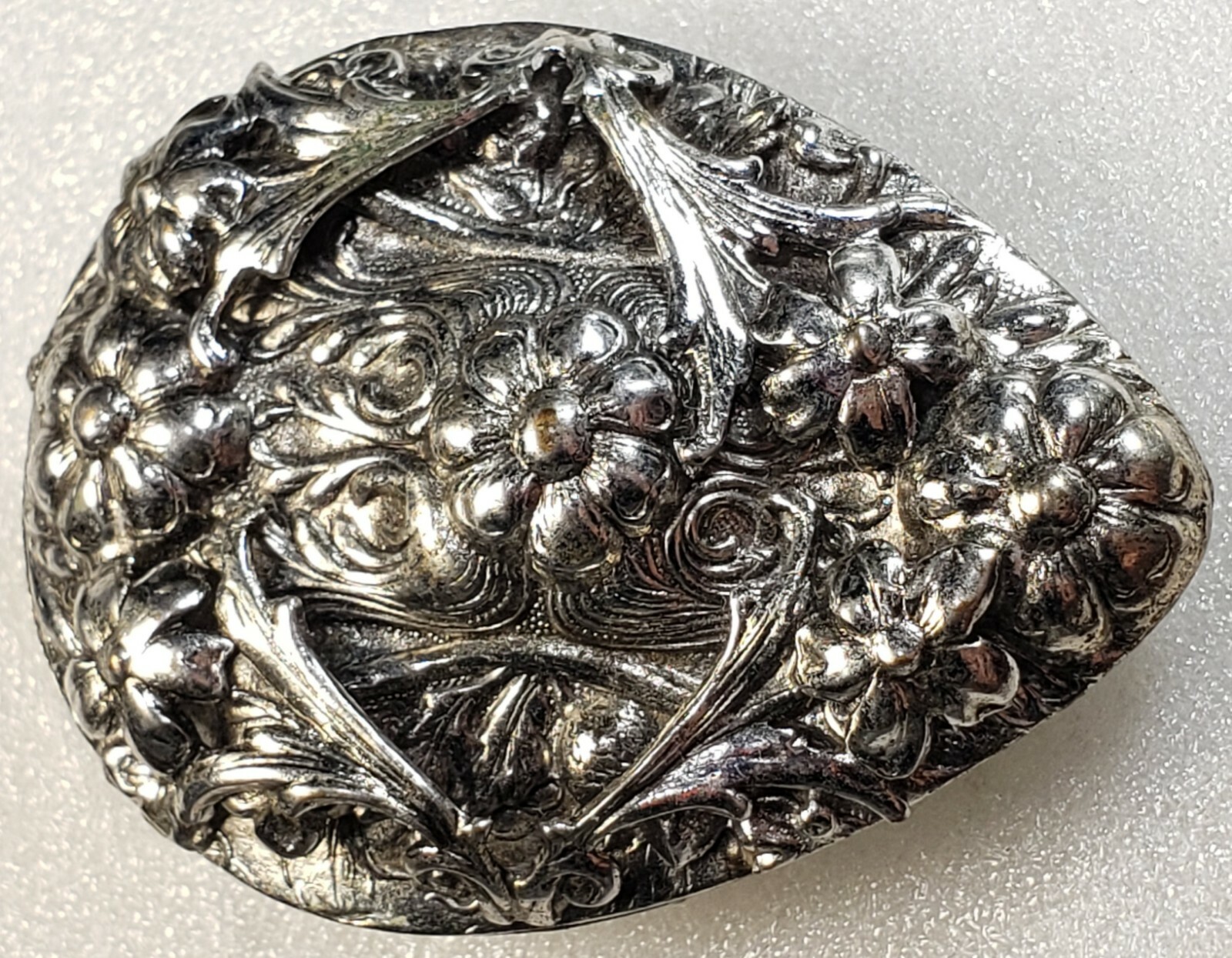 Antique Vintage Art Nouveau Embossed Intricate Flora… Gem