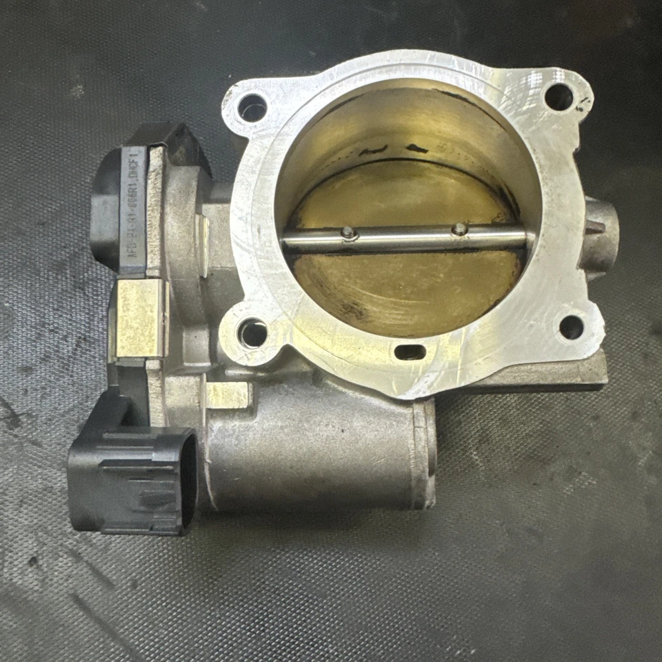 通用 3.0L 3.6L 节气门车身适用于科迈罗 Equinox 别克凯迪拉克 CTS SRX 原始设备制造商 — 第 3/4 张图片