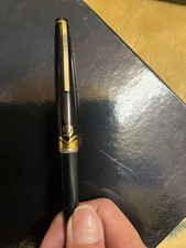 Pilot fine point fountain pen with gold logo, black, used Japan